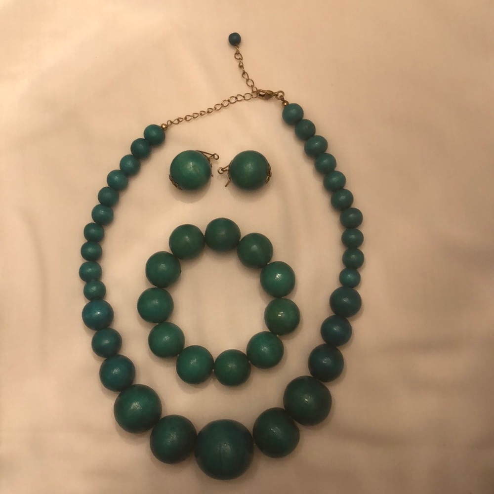 Three piece necklace set.